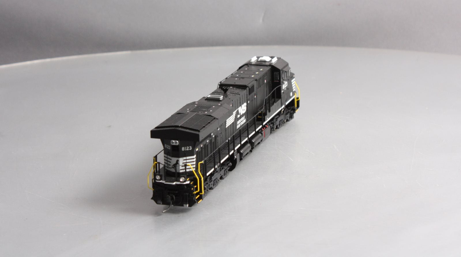 Broadway Limited 5872 HO Norfolk Southern GE ES44AC Diesel Loco Sound/DCC #8123