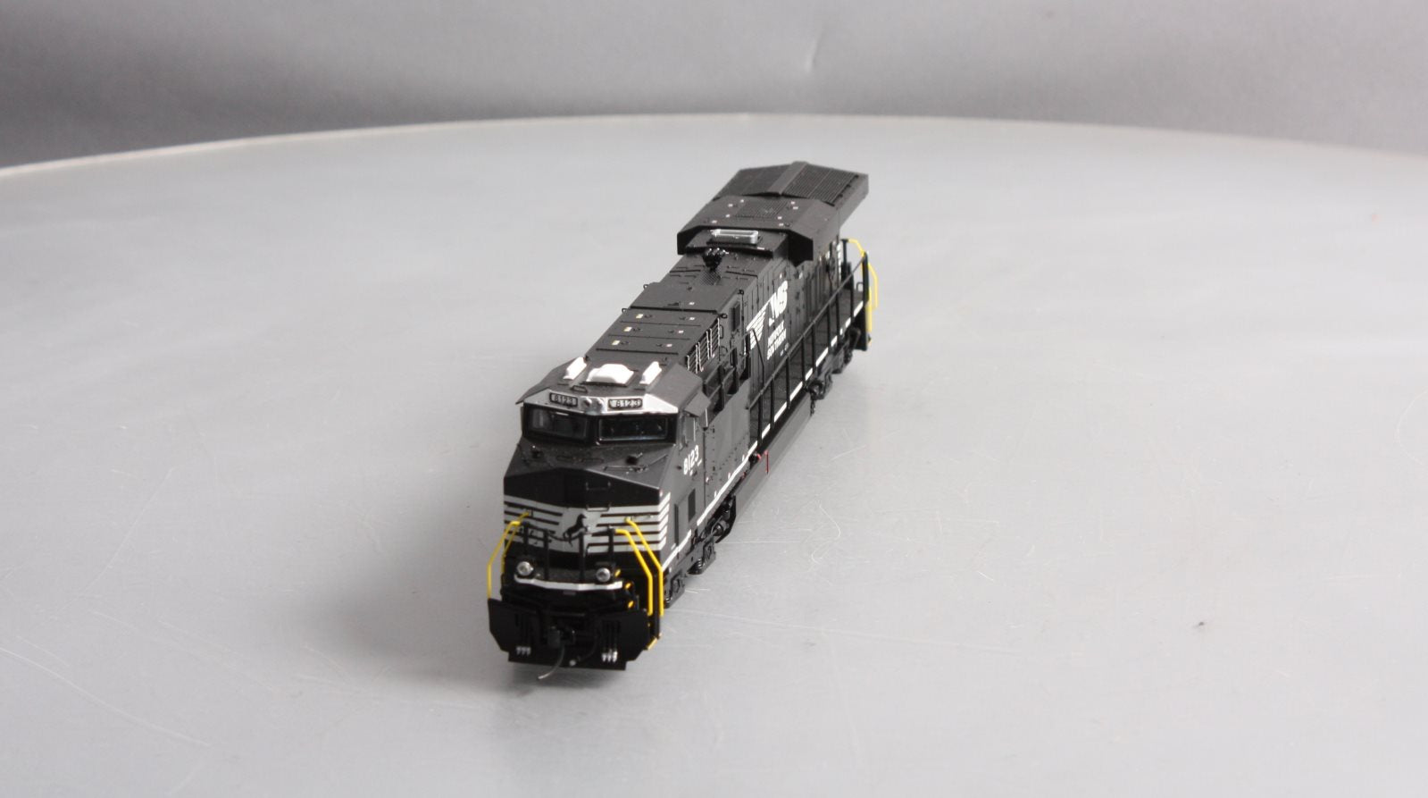 Broadway Limited 5872 HO Norfolk Southern GE ES44AC Diesel Loco Sound/DCC #8123