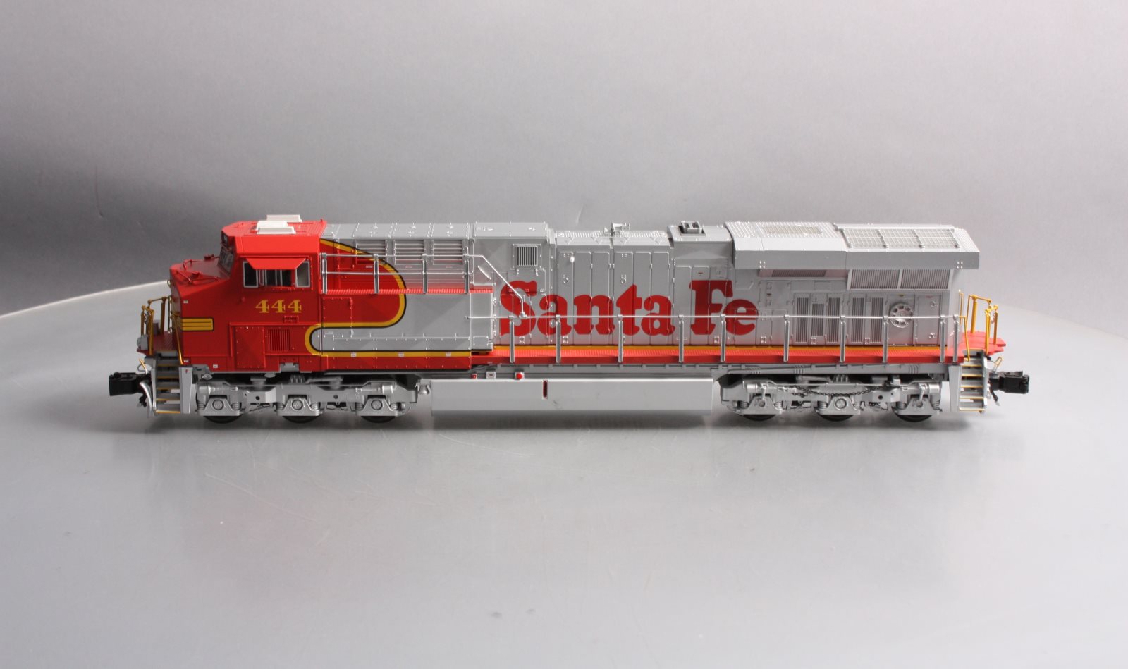 Lionel 6-82216 Santa Fe 'Warbonnet' LEGACY Scale ES44AC Diesel Locomotive #444