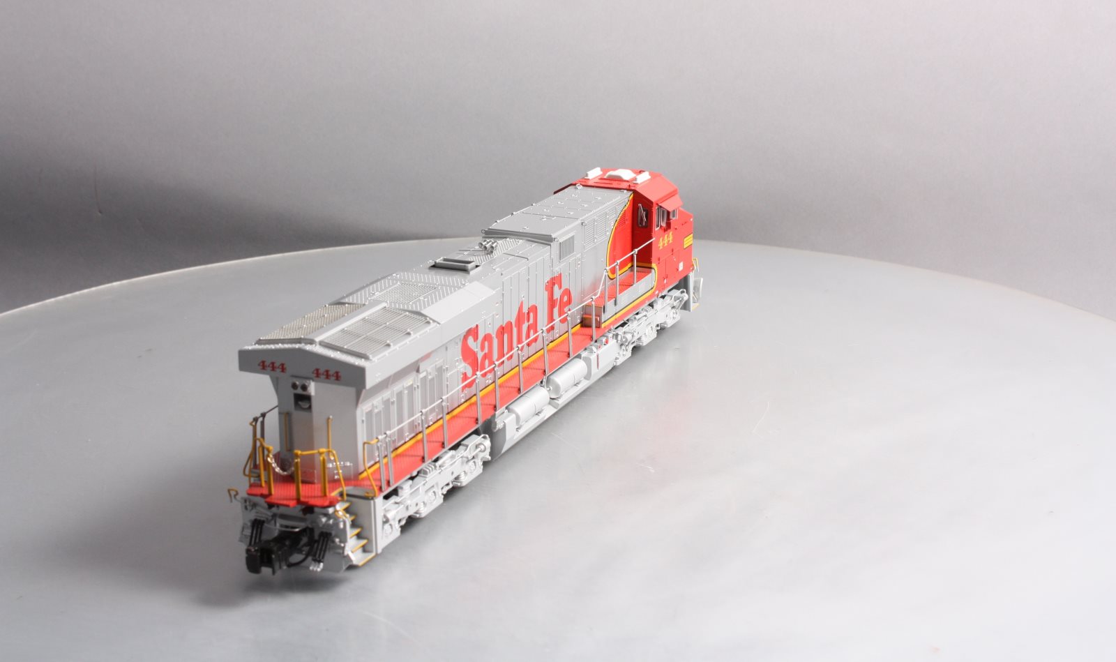 Lionel 6-82216 Santa Fe 'Warbonnet' LEGACY Scale ES44AC Diesel Locomotive #444