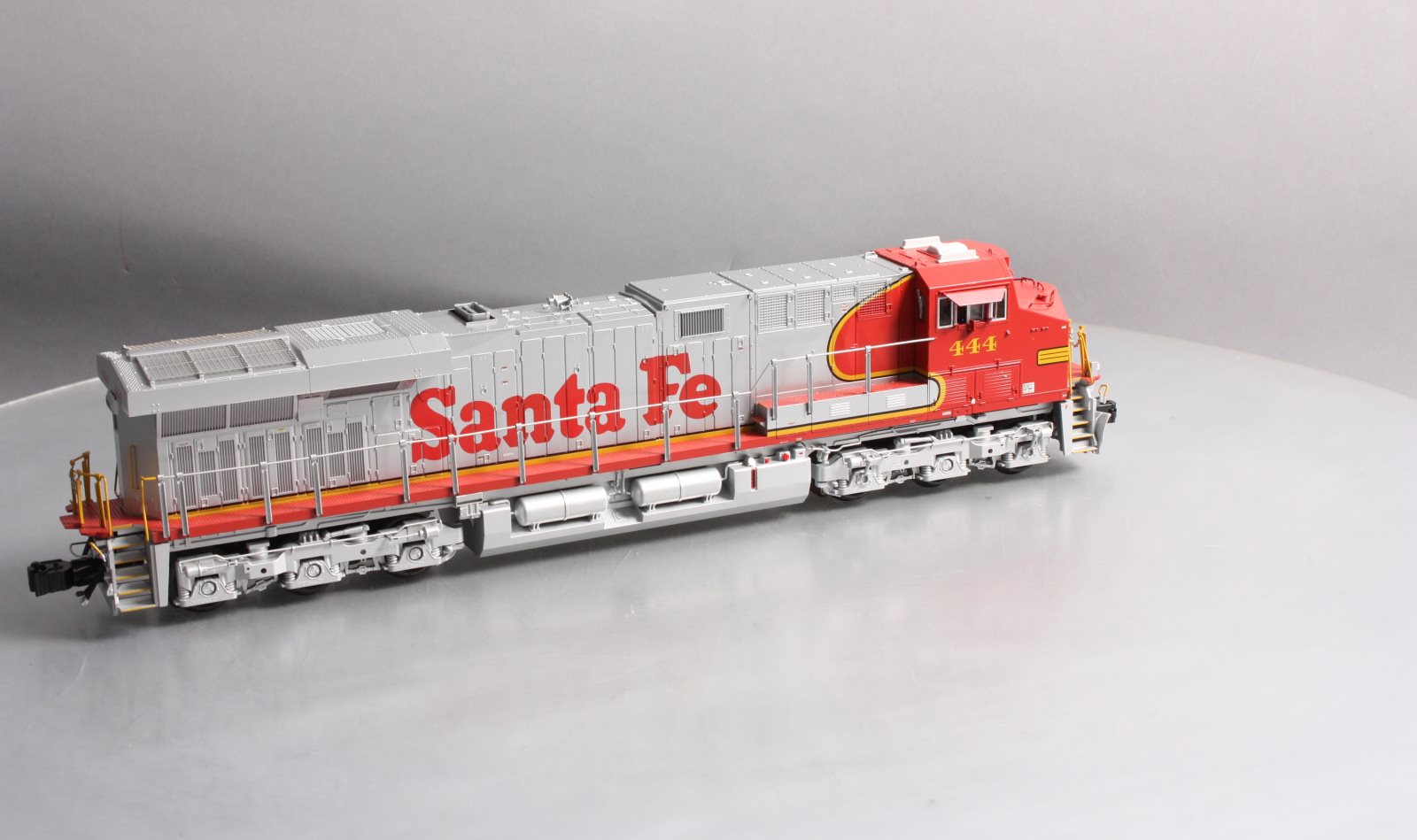 Lionel 6-82216 Santa Fe 'Warbonnet' LEGACY Scale ES44AC Diesel Locomotive #444