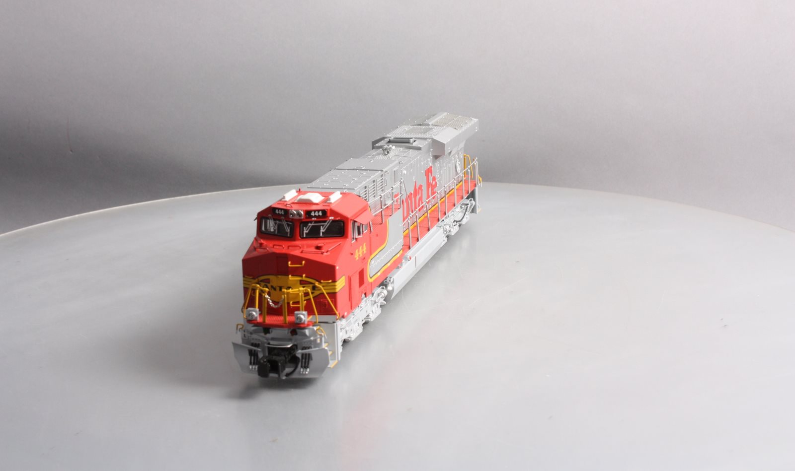 Lionel 6-82216 Santa Fe 'Warbonnet' LEGACY Scale ES44AC Diesel Locomotive #444