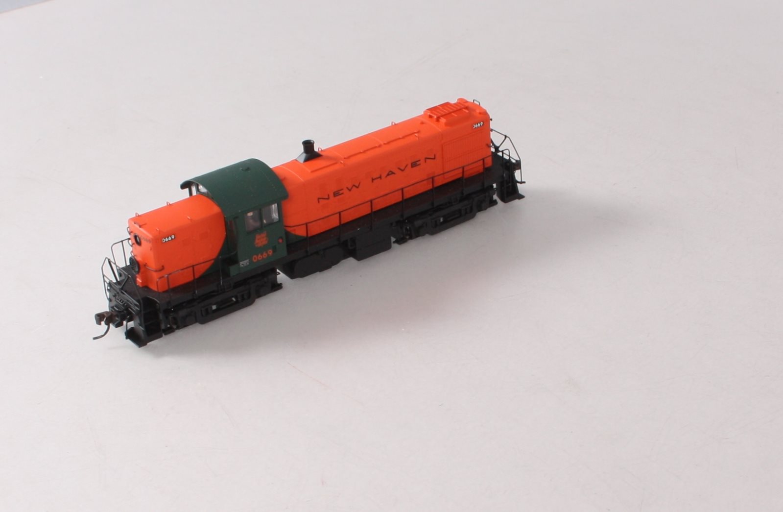 Atlas 10001453 HO New Haven ALCO RS-1 Diesel Locomotive #0669 w/ DCC