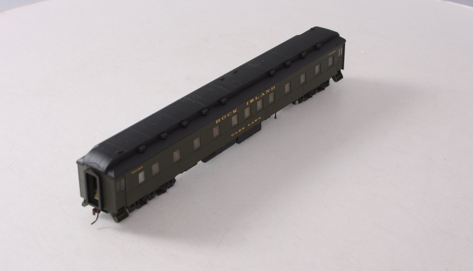 Walthers 932-10415 HO Rock Island Pullman Heavyweight 