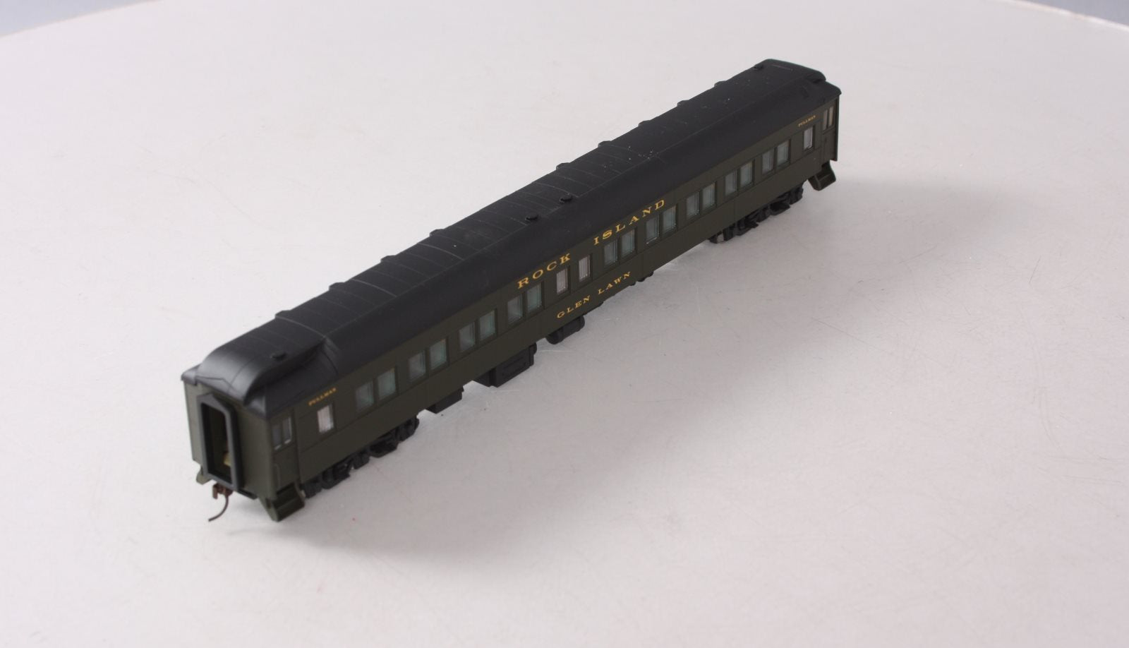 Walthers 932-10415 HO Rock Island Pullman Heavyweight 