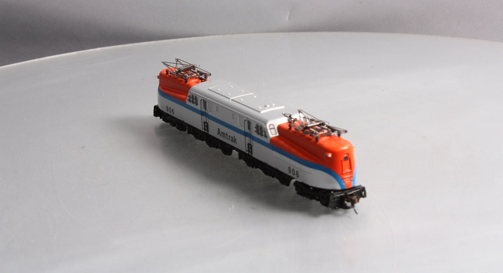 Bachmann 65306 HO Amtrak GG-1 Electric Locmotive with Sound and DCC #906