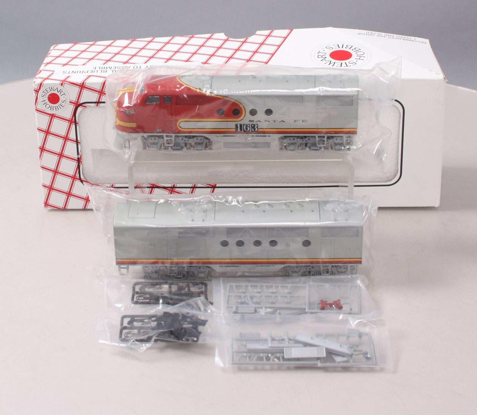 Stewart 5068 HO Santa Fe Diesel EMD FT A (Powered) - B (Dummy) Set #163