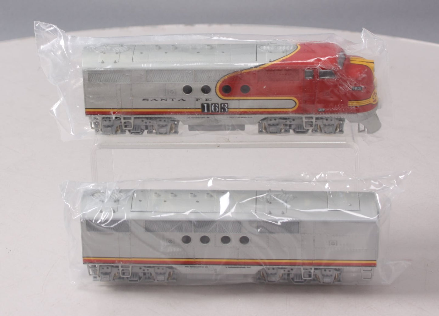 Stewart 5068 HO Santa Fe Diesel EMD FT A (Powered) - B (Dummy) Set #163