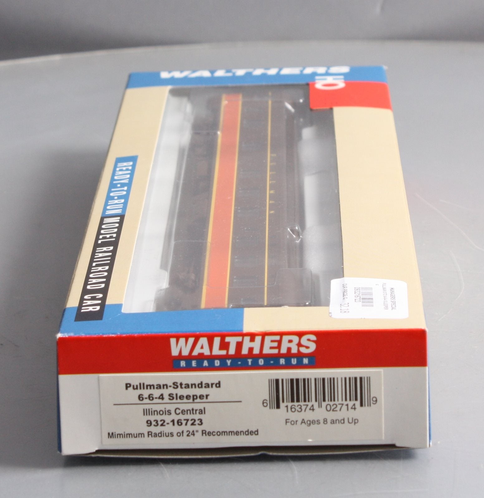 Walthers 932-16723 HO IC 6-6-4 Sleeper Pullman Car