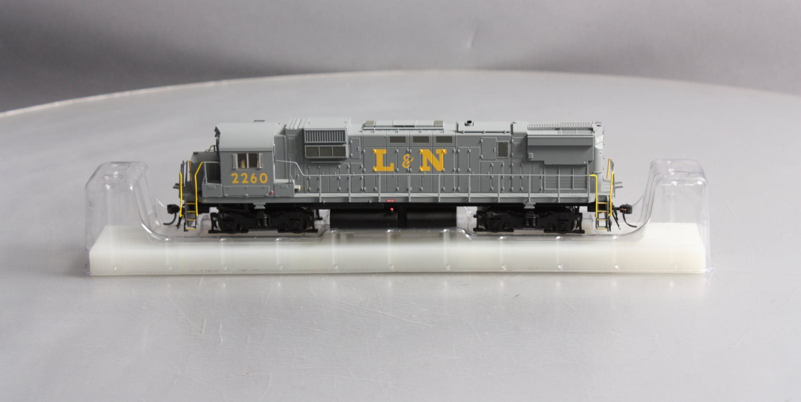 Bowser 23899 HO L&N C-430 Diesel Locomotive #2260