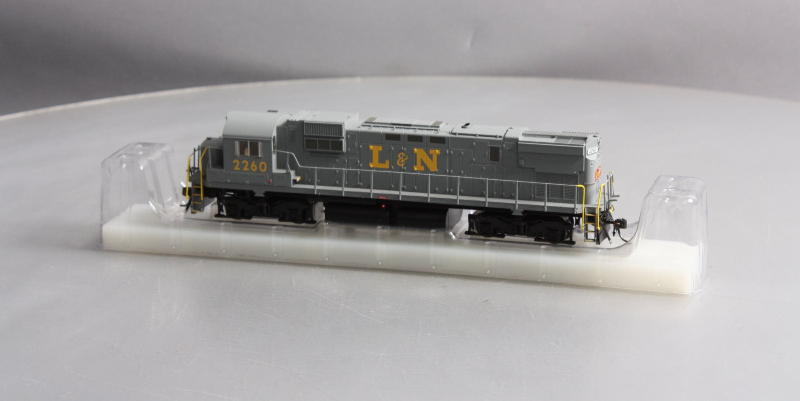 Bowser 23899 HO L&N C-430 Diesel Locomotive #2260