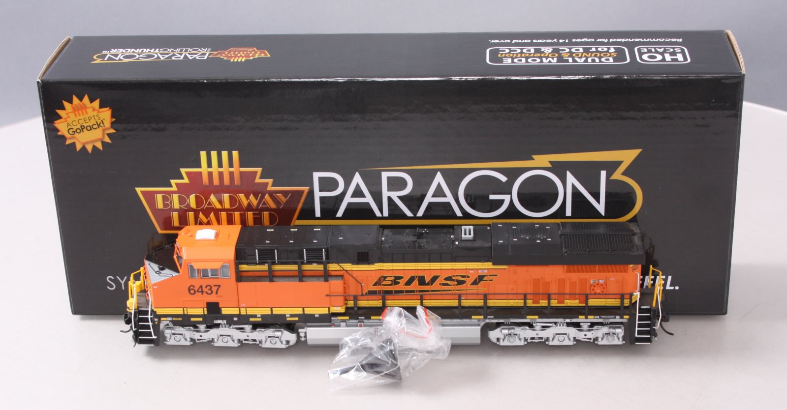 Broadway Limited 5861 HO BNSF GE ES44AC Diesel Locomotive Sound/DC/DCC #6437