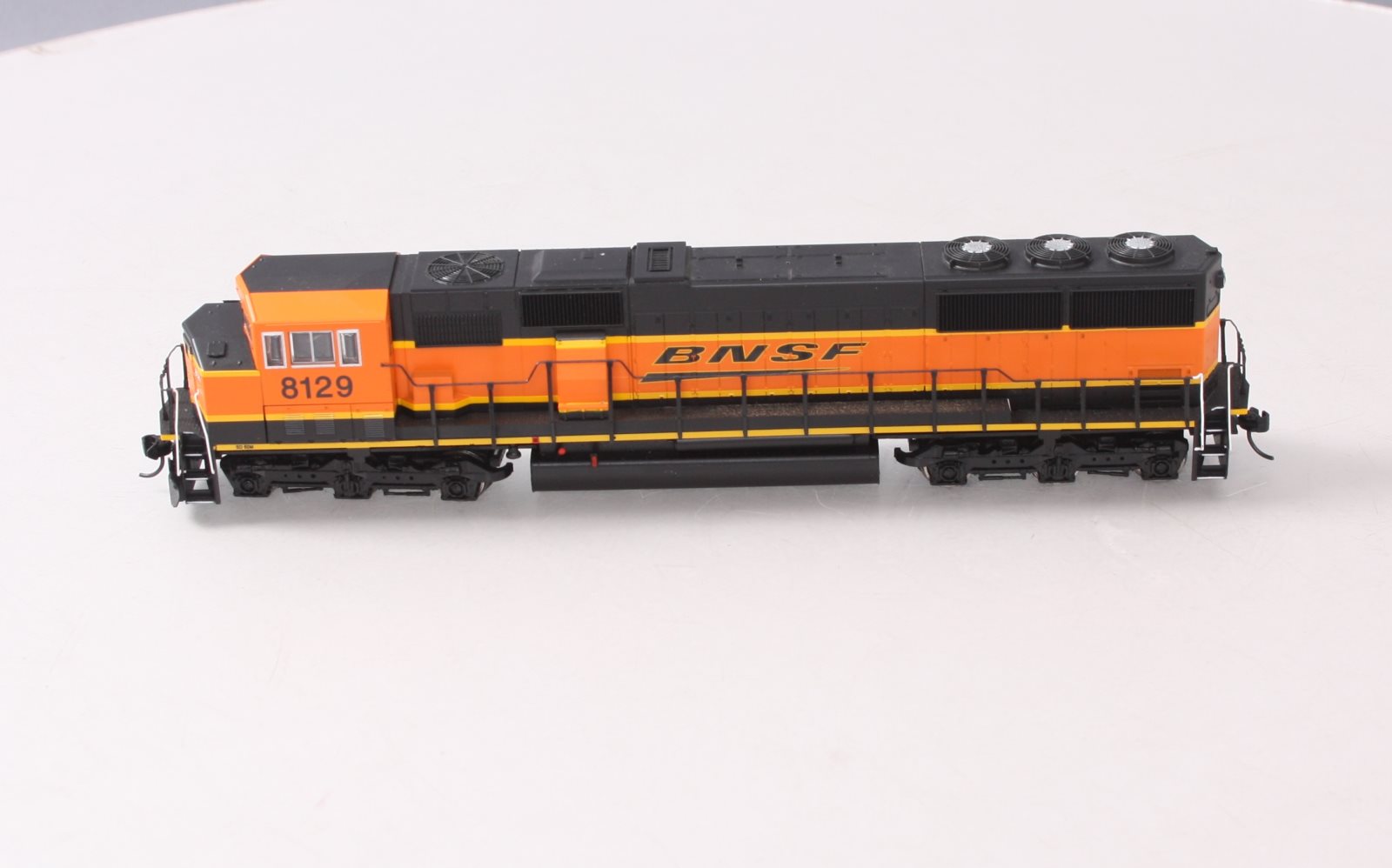 Walthers 910-20304 HO BNSF EMD SD60M Diesel Locomotive #8129 w/ Sound/DCC