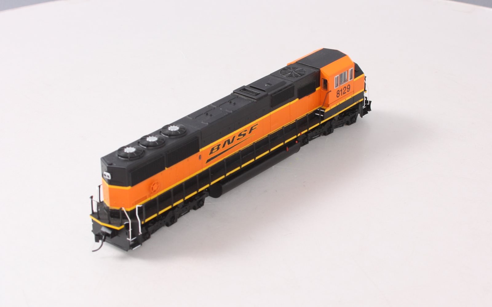 Walthers 910-20304 HO BNSF EMD SD60M Diesel Locomotive #8129 w/ Sound/DCC