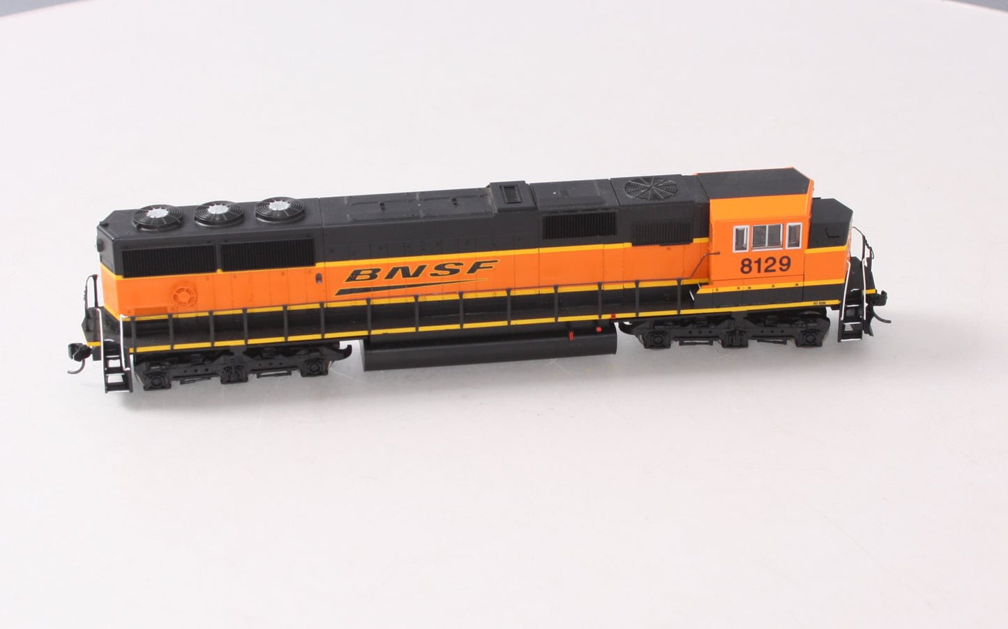 Walthers 910-20304 HO BNSF EMD SD60M Diesel Locomotive #8129 w/ Sound/DCC