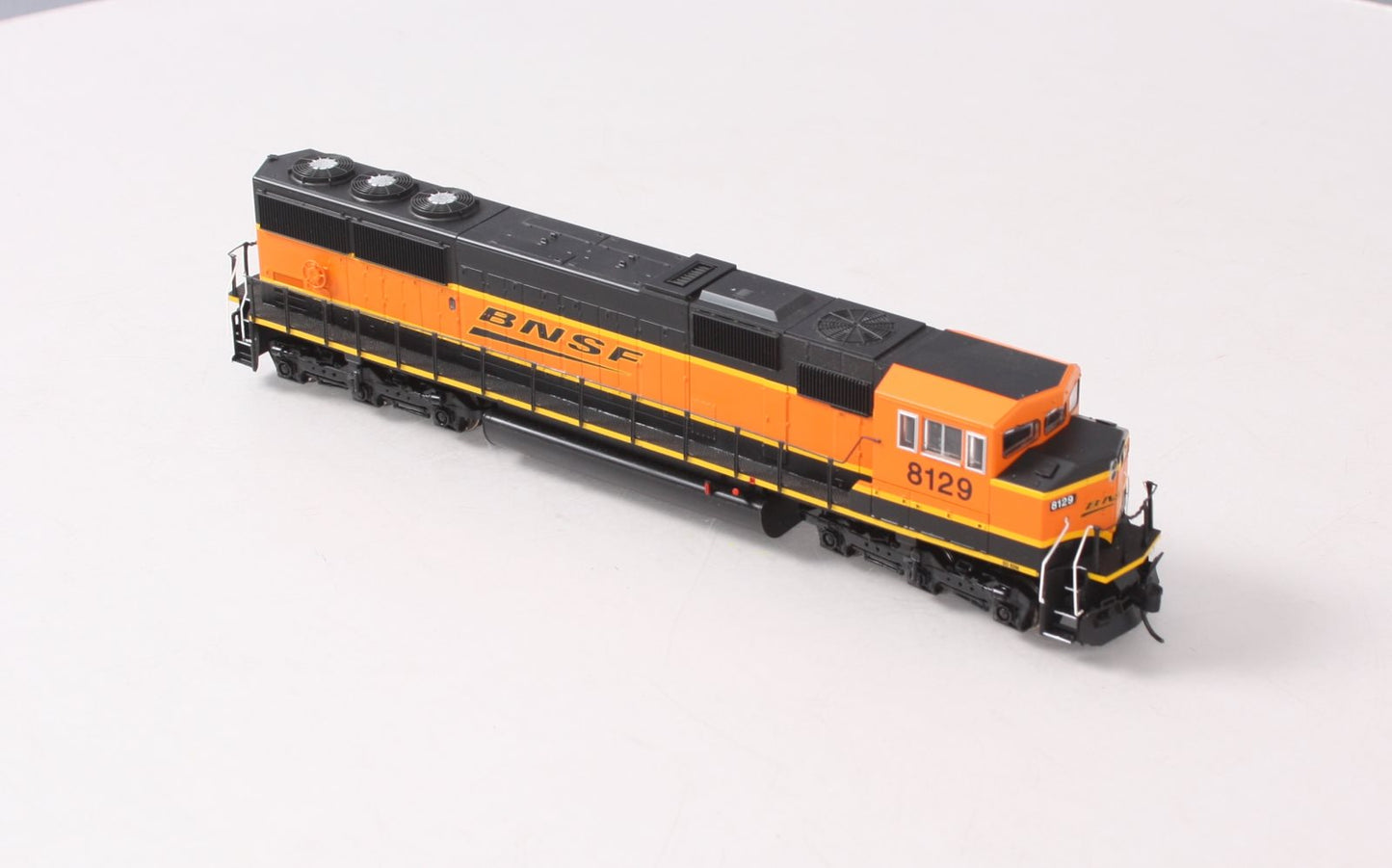 Walthers 910-20304 HO BNSF EMD SD60M Diesel Locomotive #8129 w/ Sound/DCC