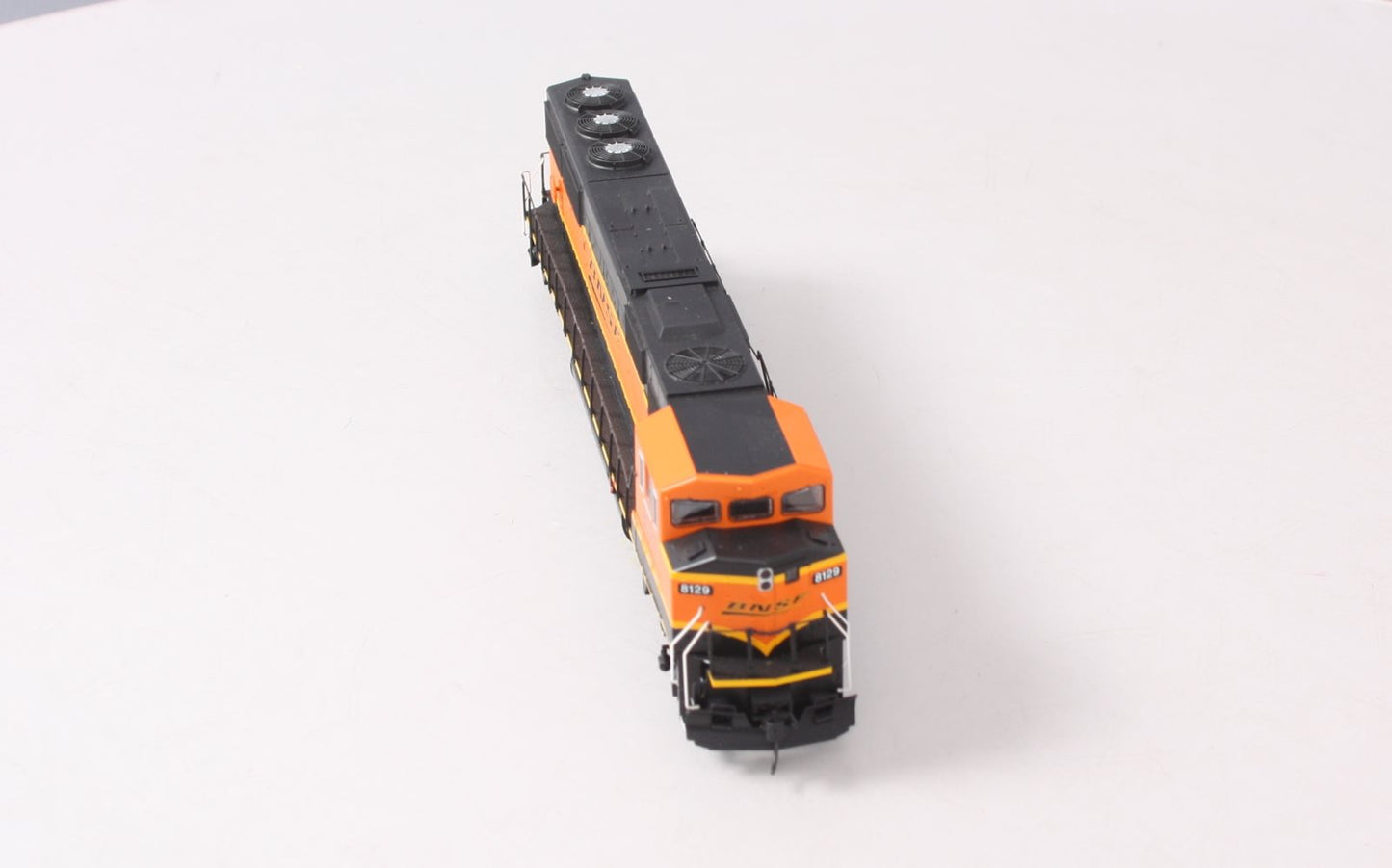 Walthers 910-20304 HO BNSF EMD SD60M Diesel Locomotive #8129 w/ Sound/DCC