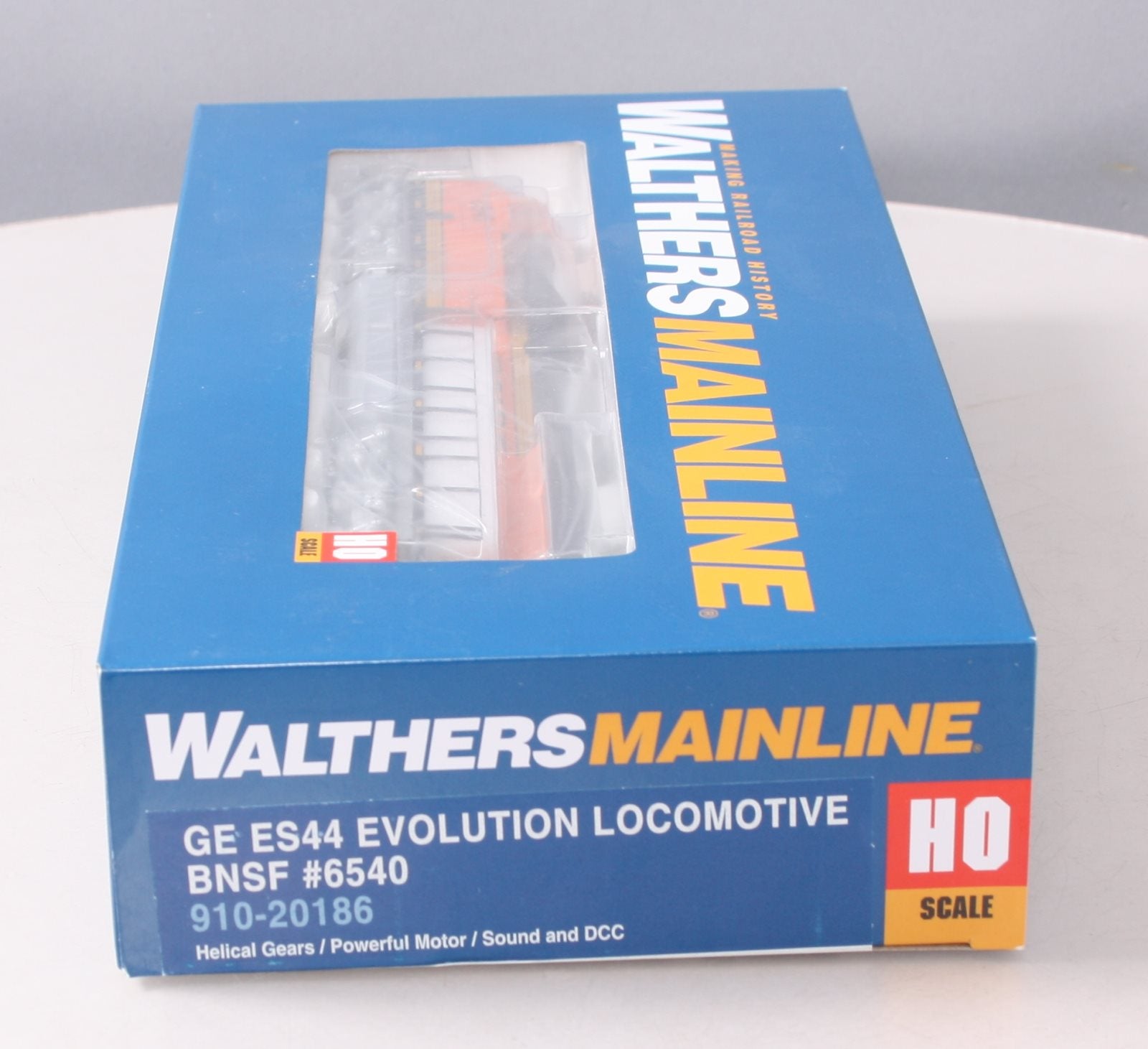 Walthers 910-20186 HO BNSF GE ES44 Diesel Locomotive with Sound & DCC #6540