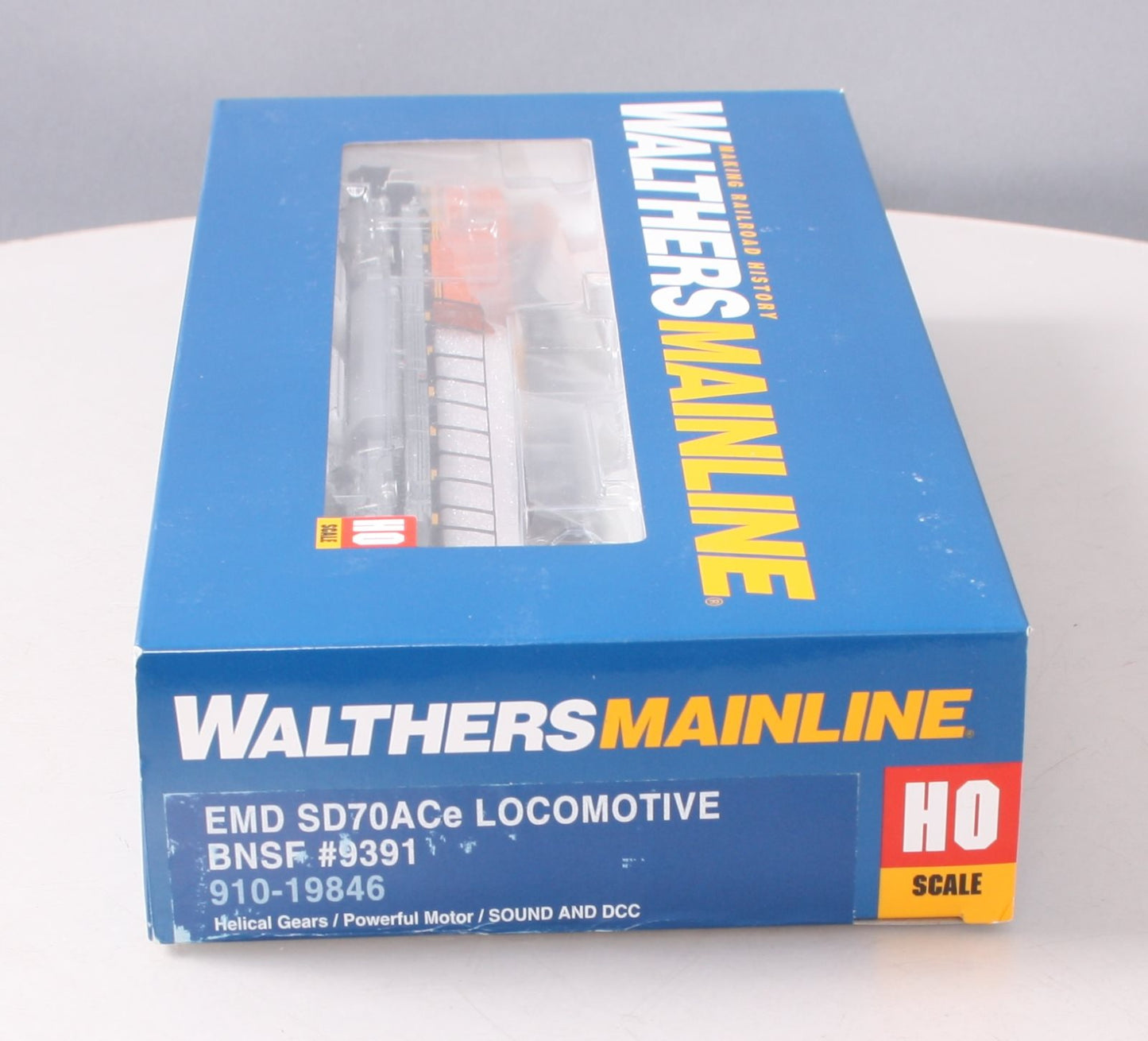 Walthers 910-19846 HO Burlington Northern Santa Fe EMD SD70ACe Diesel Loco #9391