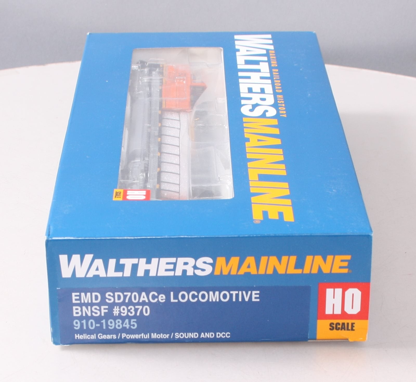 Walthers 910-19845 HO Burlington Northern Santa Fe EMD SD70ACe Diesel Loco #9370