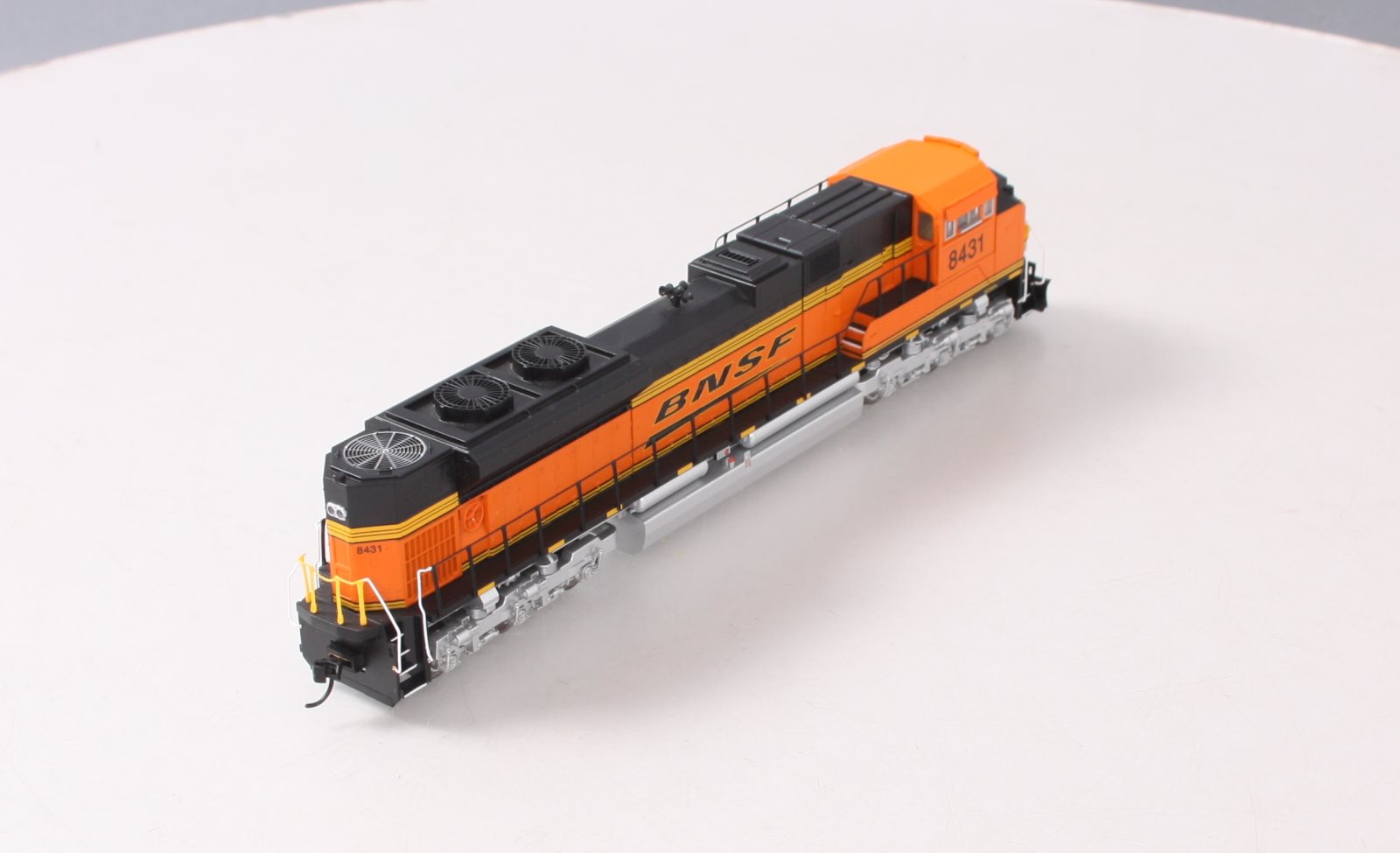 Walthers 910-19855 HO BNSF EMD SD70ACe Diesel Locomotive #8431 w/ Sound/DCC