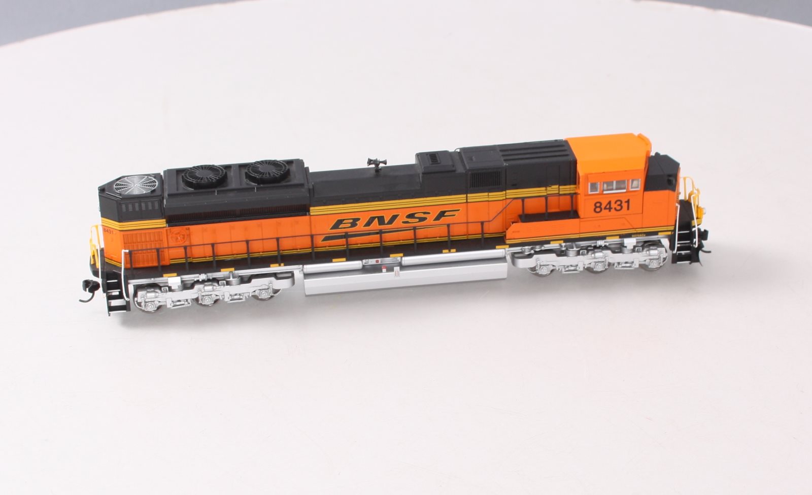 Walthers 910-19855 HO BNSF EMD SD70ACe Diesel Locomotive #8431 w/ Sound/DCC