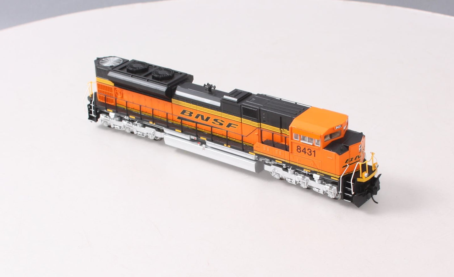 Walthers 910-19855 HO BNSF EMD SD70ACe Diesel Locomotive #8431 w/ Sound/DCC