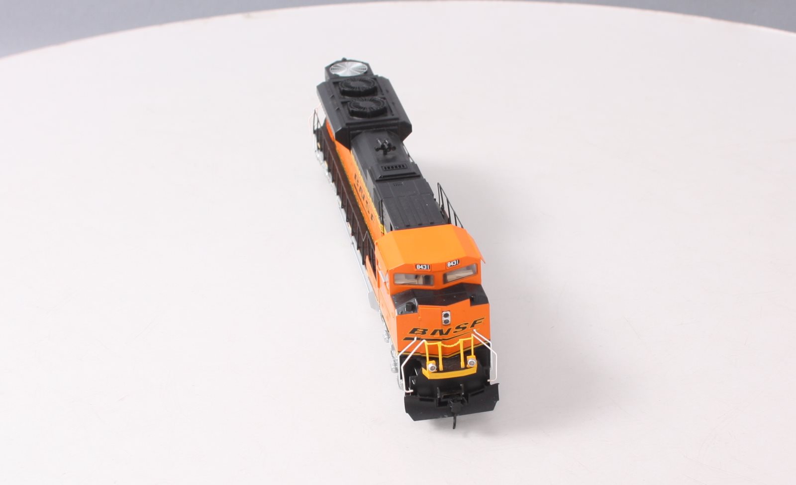 Walthers 910-19855 HO BNSF EMD SD70ACe Diesel Locomotive #8431 w/ Sound/DCC