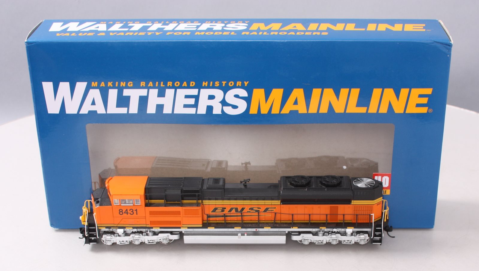 Walthers 910-19855 HO BNSF EMD SD70ACe Diesel Locomotive #8431 w/ Sound/DCC