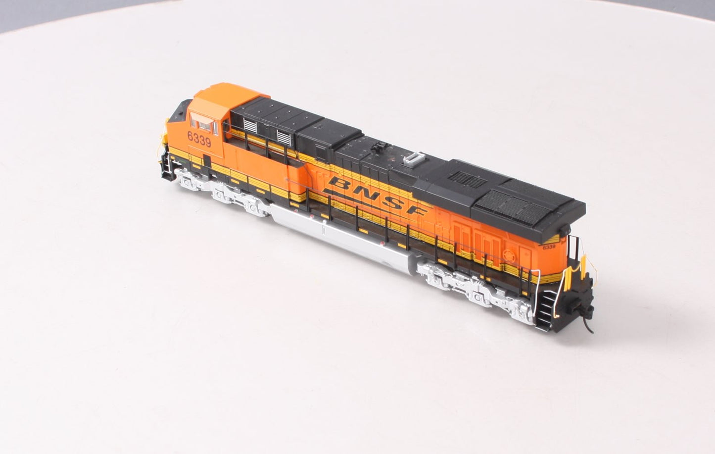 Walthers 910-20163 HO BNSF GE ES44AC Diesel Locomotive #6339 w/ Sound/DCC