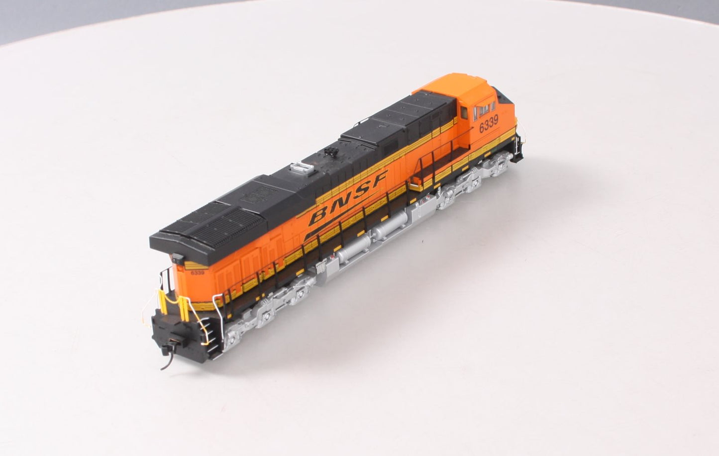 Walthers 910-20163 HO BNSF GE ES44AC Diesel Locomotive #6339 w/ Sound/DCC