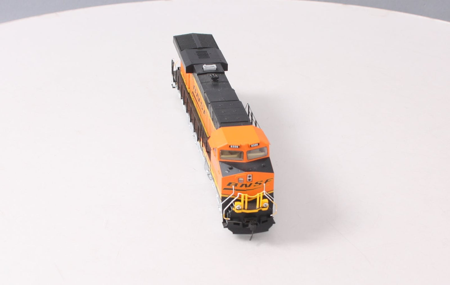 Walthers 910-20163 HO BNSF GE ES44AC Diesel Locomotive #6339 w/ Sound/DCC