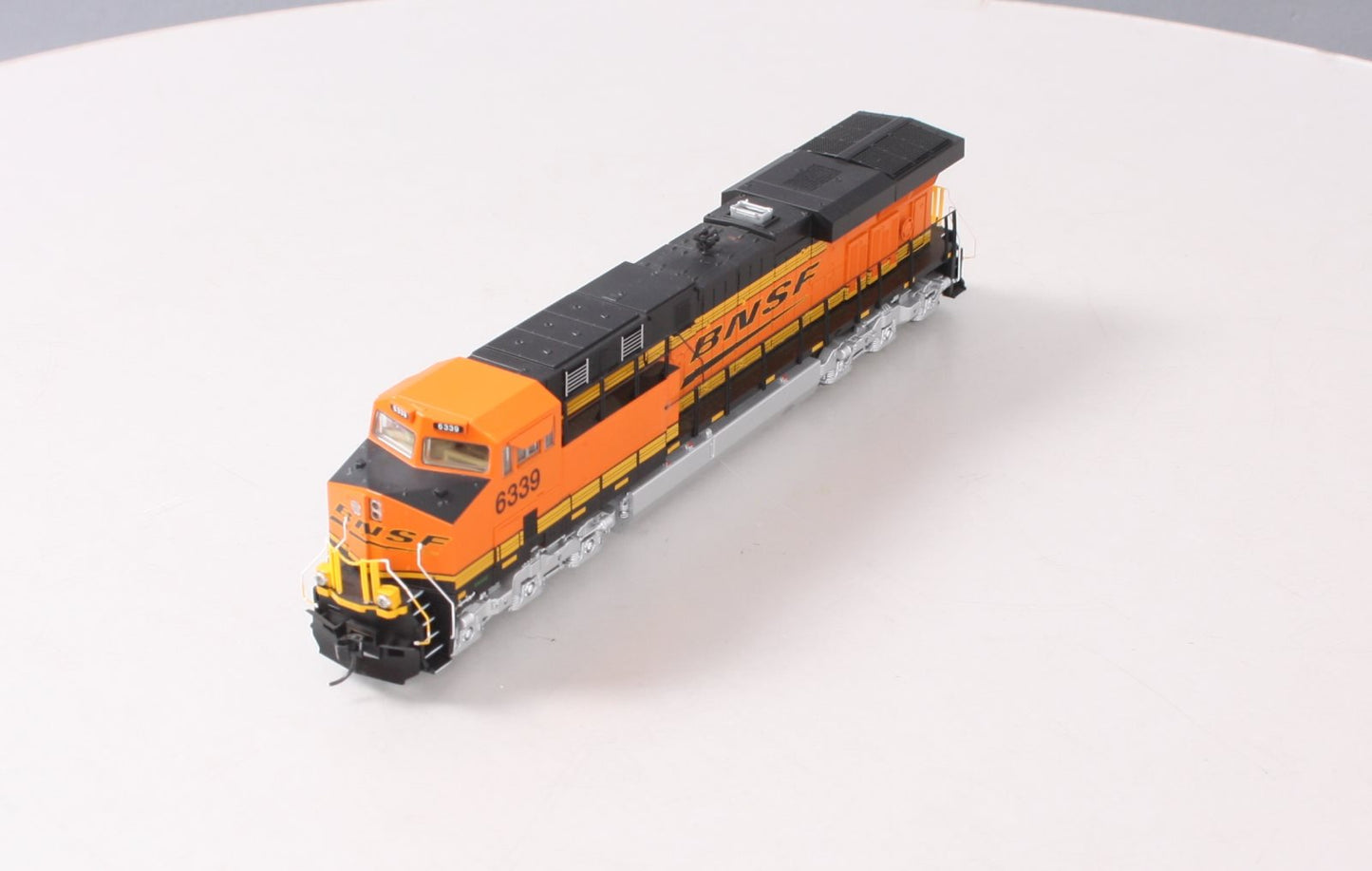 Walthers 910-20163 HO BNSF GE ES44AC Diesel Locomotive #6339 w/ Sound/DCC