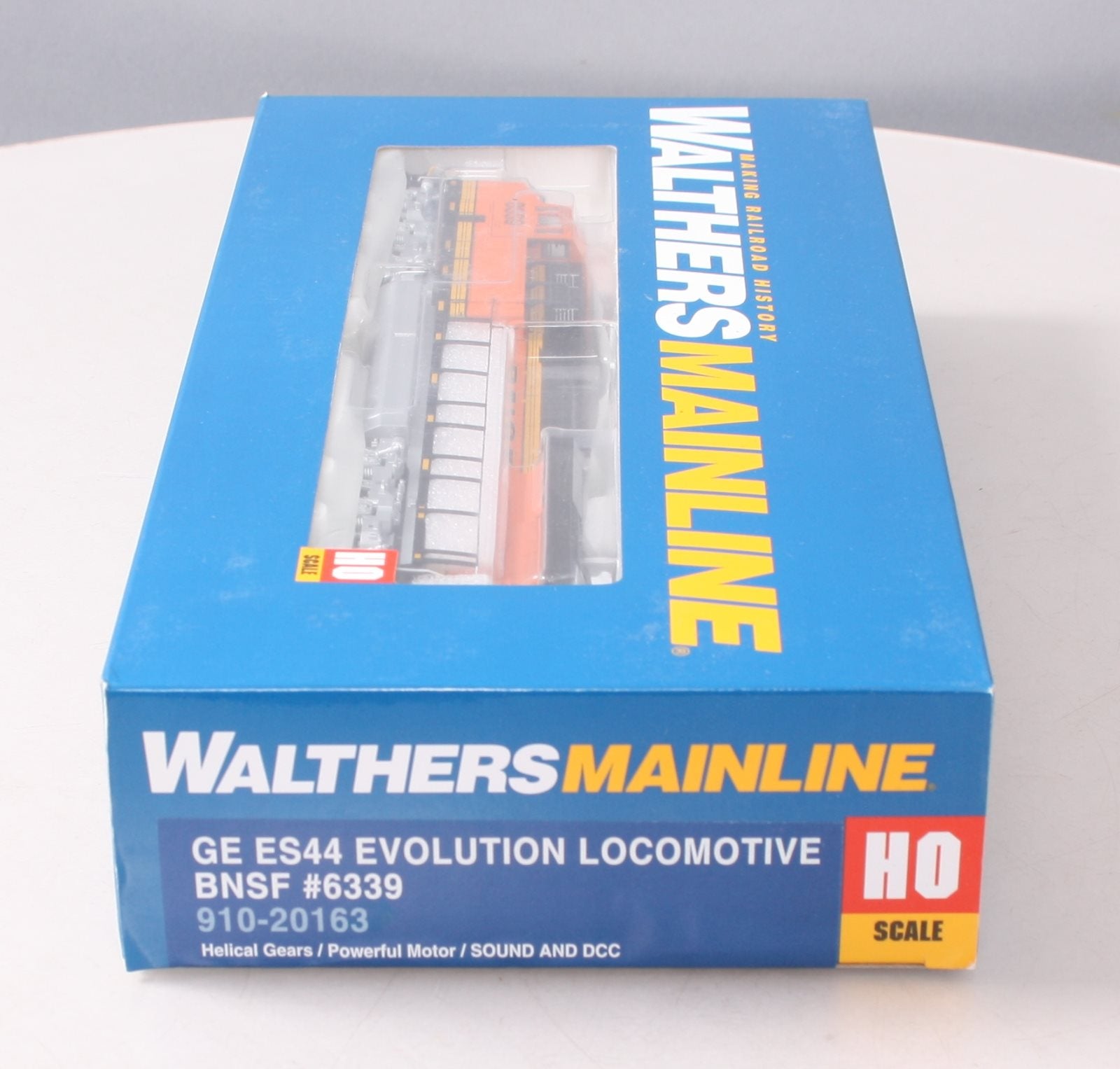 Walthers 910-20163 HO BNSF GE ES44AC Diesel Locomotive #6339 w/ Sound/DCC