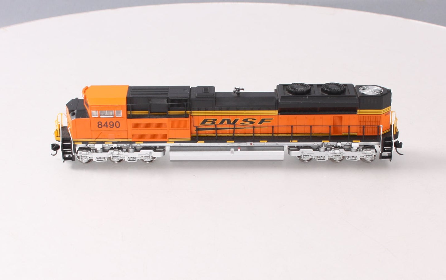 Walthers 910-19856 HO BNSF EMD SD70ACe Diesel Locomotive #8490 w/ Sound & DCC