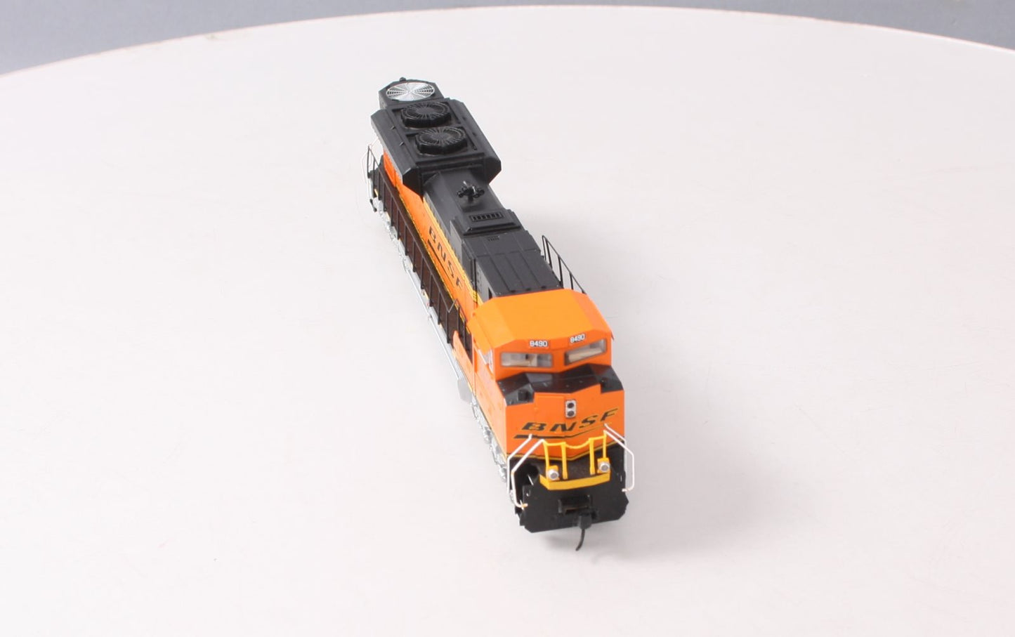 Walthers 910-19856 HO BNSF EMD SD70ACe Diesel Locomotive #8490 w/ Sound & DCC