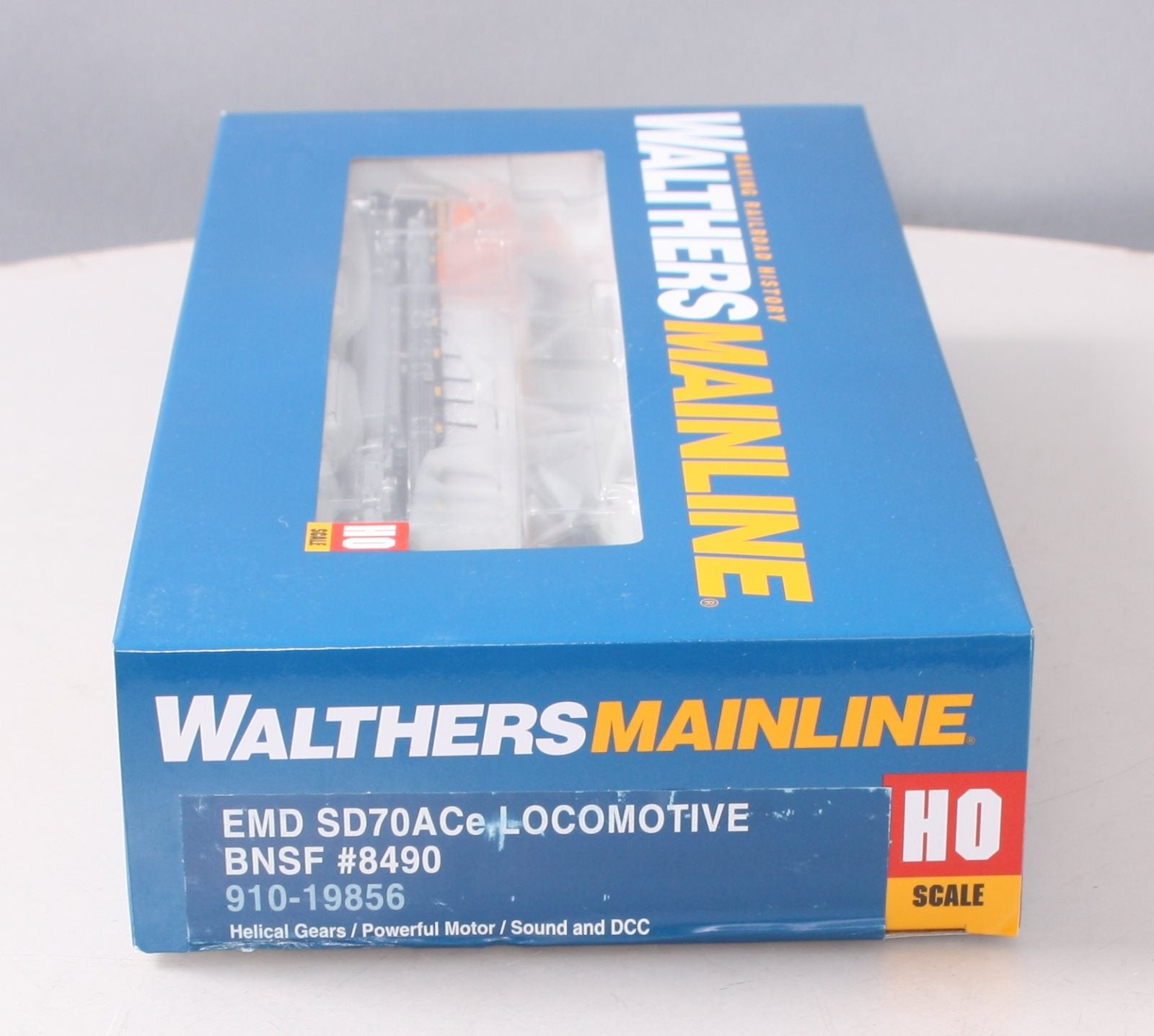 Walthers 910-19856 HO BNSF EMD SD70ACe Diesel Locomotive #8490 w/ Sound & DCC