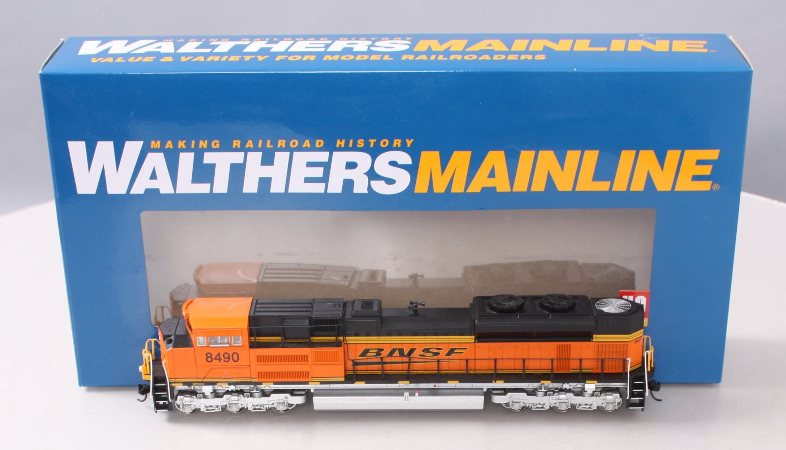 Walthers 910-19856 HO BNSF EMD SD70ACe Diesel Locomotive #8490 w/ Sound & DCC