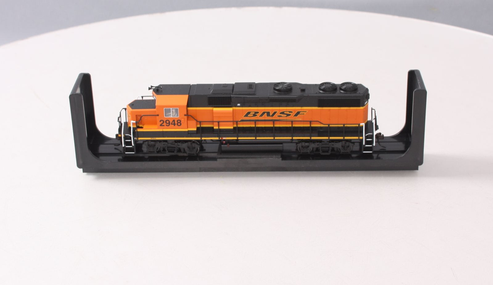 Atlas 10001786 HO BNSF Railway EMD GP39-2 with Sound & DCC - Gold #2948