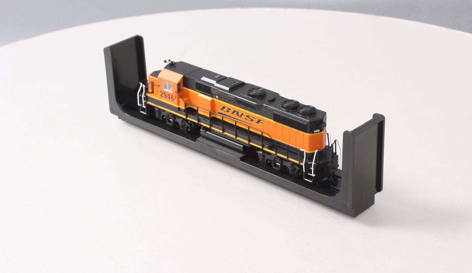 Atlas 10001786 HO BNSF Railway EMD GP39-2 with Sound & DCC - Gold #2948