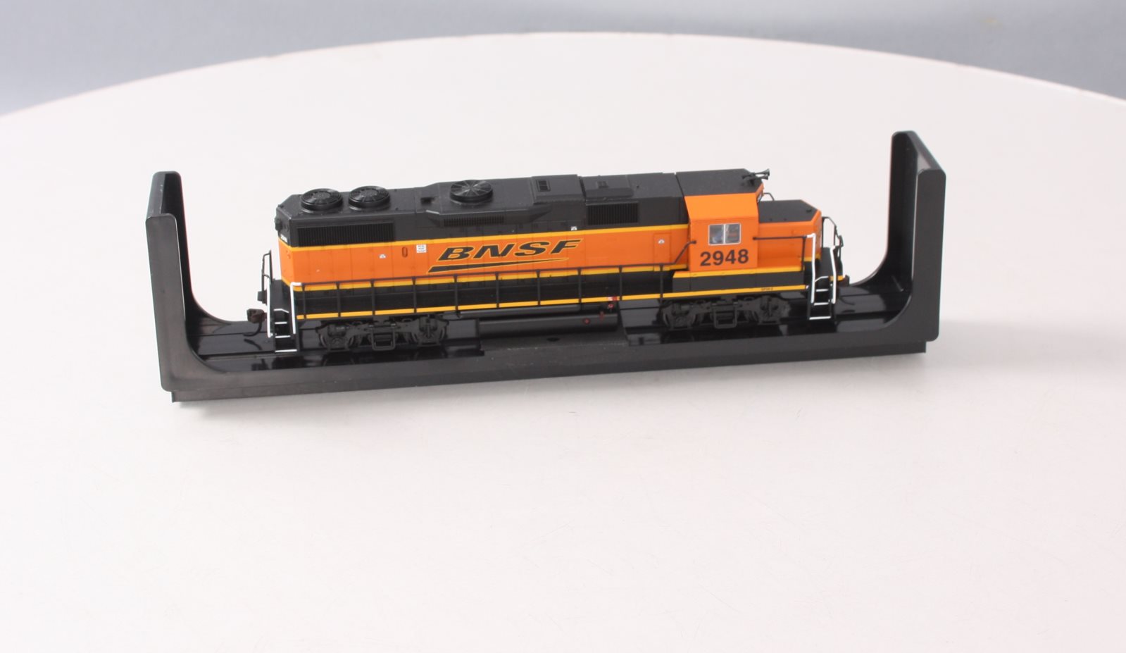 Atlas 10001786 HO BNSF Railway EMD GP39-2 with Sound & DCC - Gold #2948