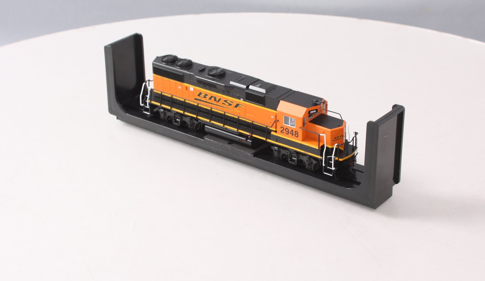 Atlas 10001786 HO BNSF Railway EMD GP39-2 with Sound & DCC - Gold #2948