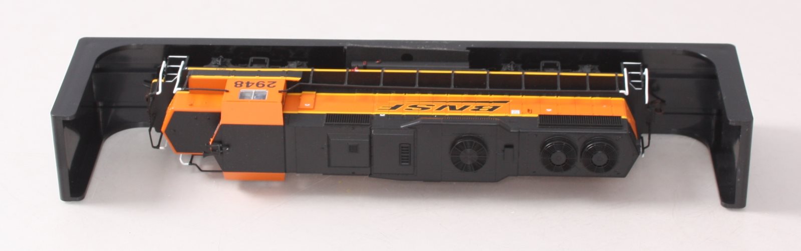 Atlas 10001786 HO BNSF Railway EMD GP39-2 with Sound & DCC - Gold #2948