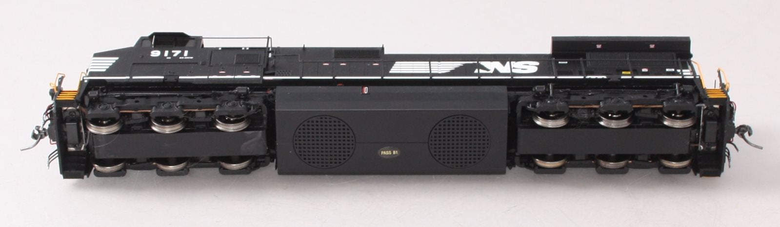 MTH 80-2298-1 HO Scale Norfolk Southern Dash-9 Diesel Engine #9171 with PS 3.0