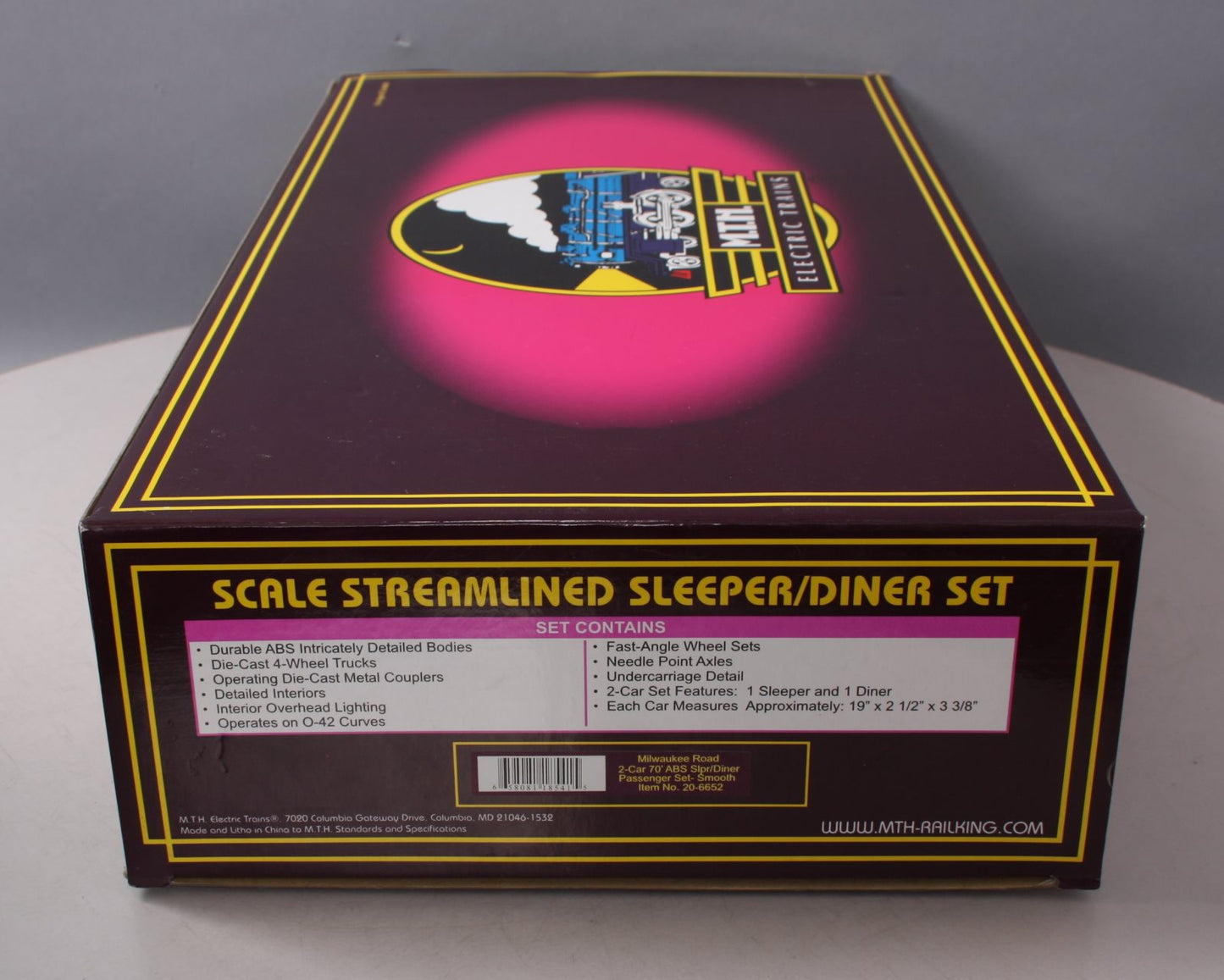 MTH 20-6652 O Milwaukee 70' Streamlined Slpr/Diner Passenger Cars (Set of 2)
