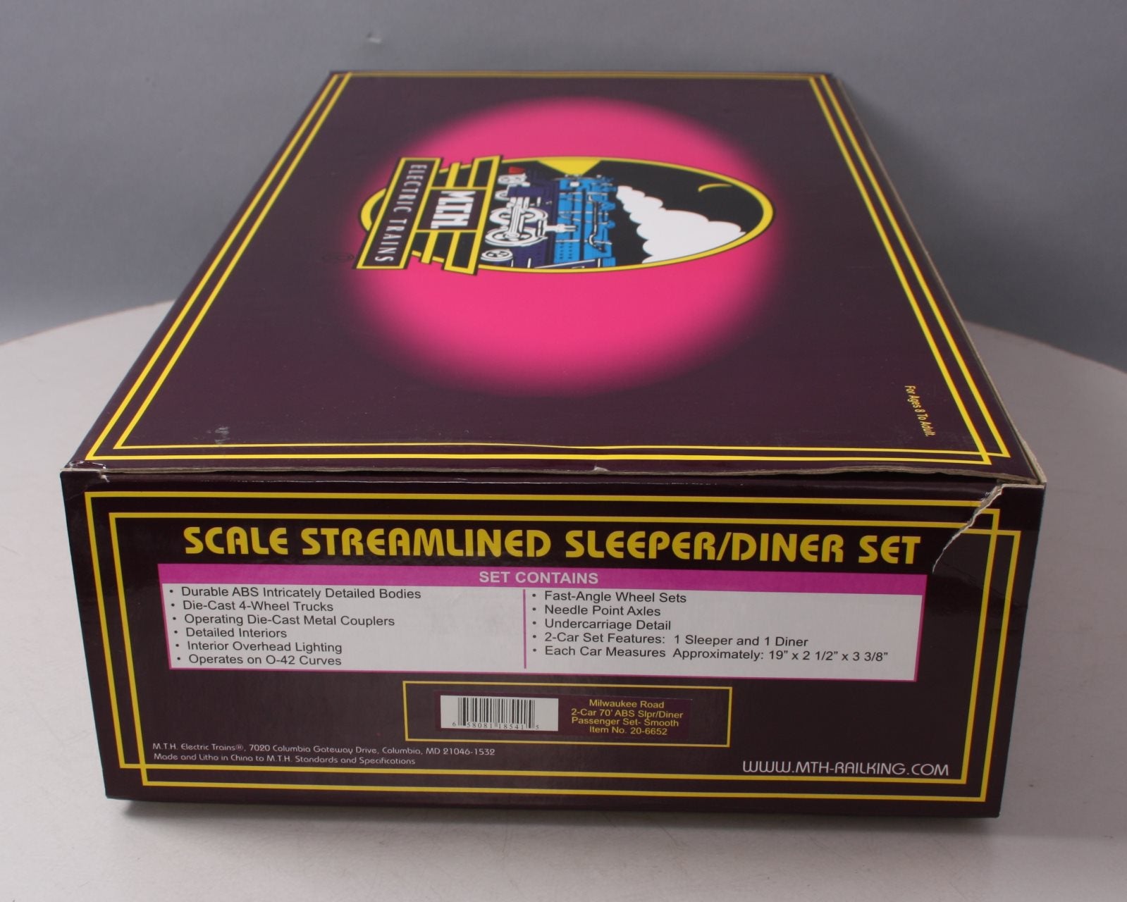 MTH 20-6652 O Milwaukee 70' Streamlined Slpr/Diner Passenger Cars (Set of 2)