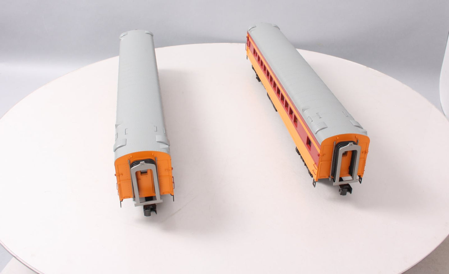 MTH 20-69173 O Gauge Milwaukee Road 70' Streamlined 2-Car Passenger Set