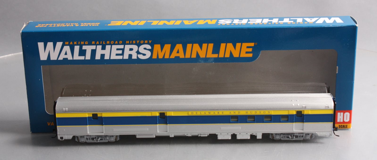 Walthers 910-30312 HO Delaware & Hudson 85'''' Budd Baggage-Railway Post Office