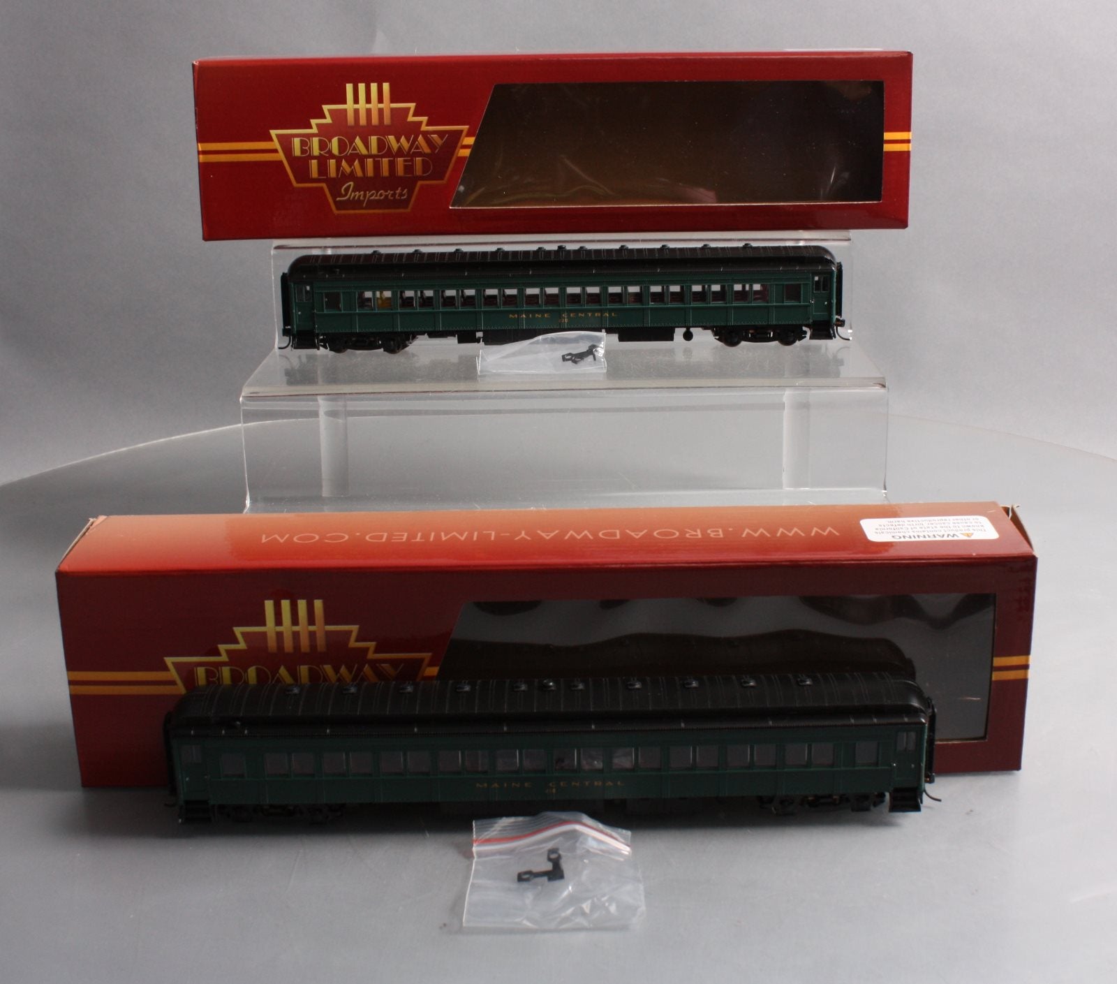 Broadway Limited 6444 HO Maine Central 80' Passenger Coach Set A (Set of 2)