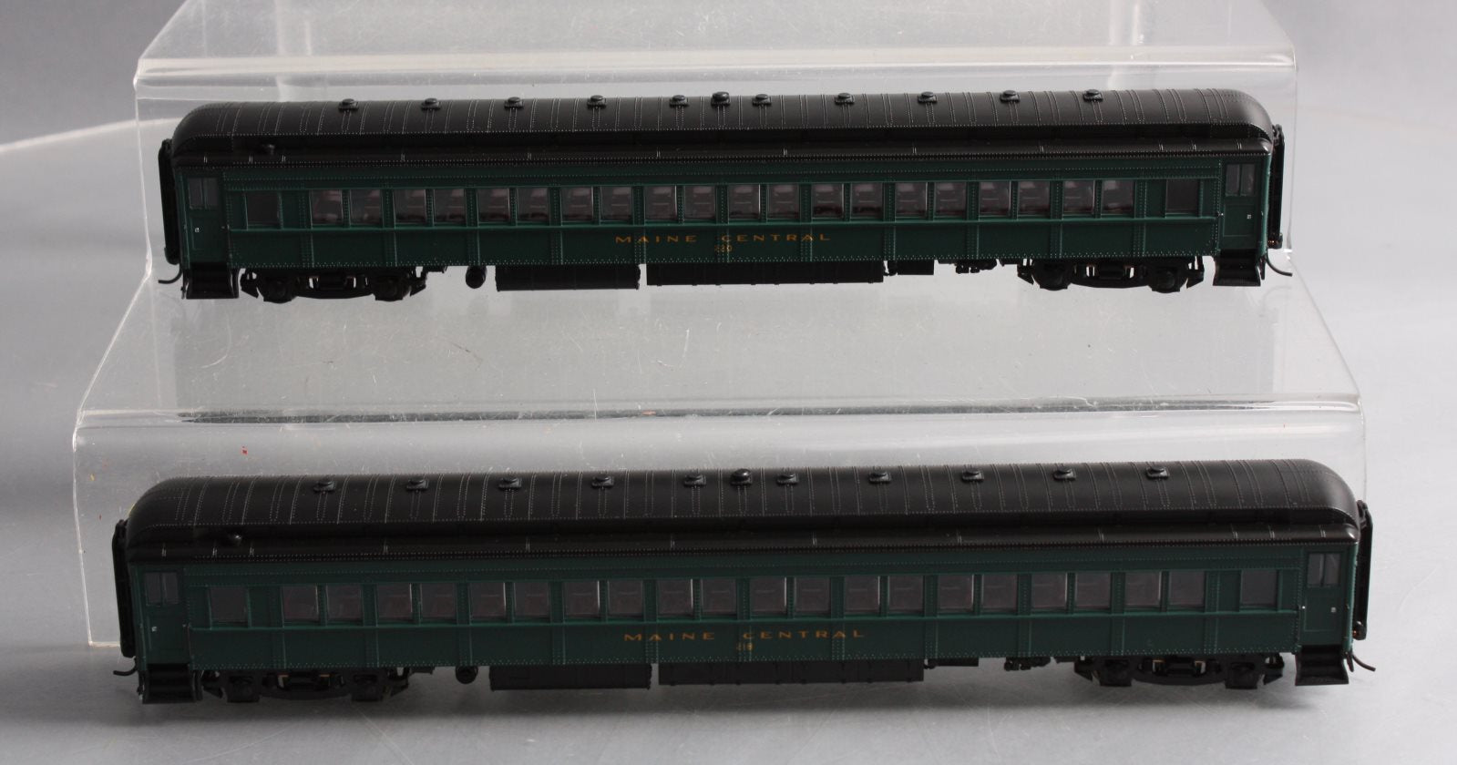 Broadway Limited 6444 HO Maine Central 80' Passenger Coach Set A (Set of 2)